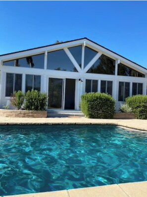 Piscine extérieure, piscine chauffée