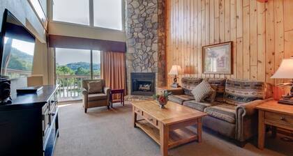 Banner Elk | Couples Ridge Escape | Pool + Lake
