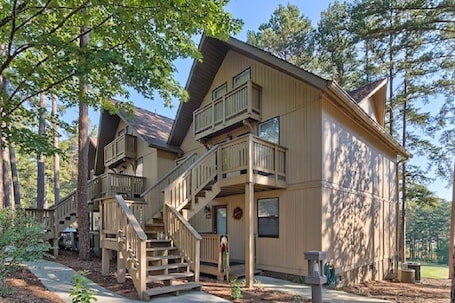 Exterior. Keowee Key ~ Cozy Condo ~ Golf Course View - Amenities
