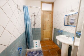 Doccia, asciugacapelli, bidet