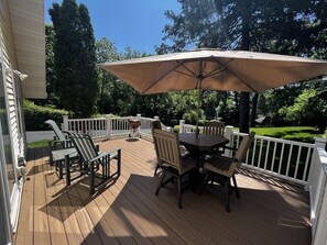 Outdoor dining - Delavan Lakefront Access Guesthouse (Delavan)