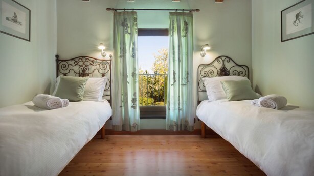 Room - VILLA ROSMARINO - with a very huge garden (Lazise)