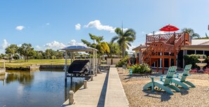 Property grounds - Casa 1- 3 bedrooms, 2 baths,  The 2000 sq. ft. Luxury Suite sleeps 6 (Corozal)