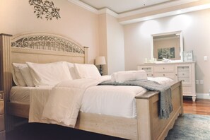 2 habitaciones, escritorio, tabla de planchar con plancha y wifi 