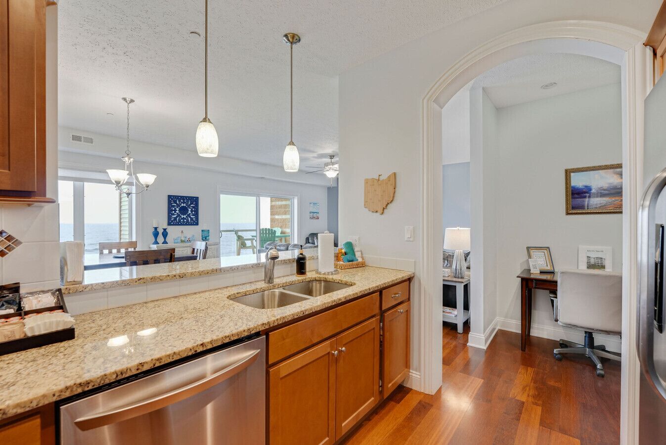 冰箱、微波炉、烤箱、炉灶