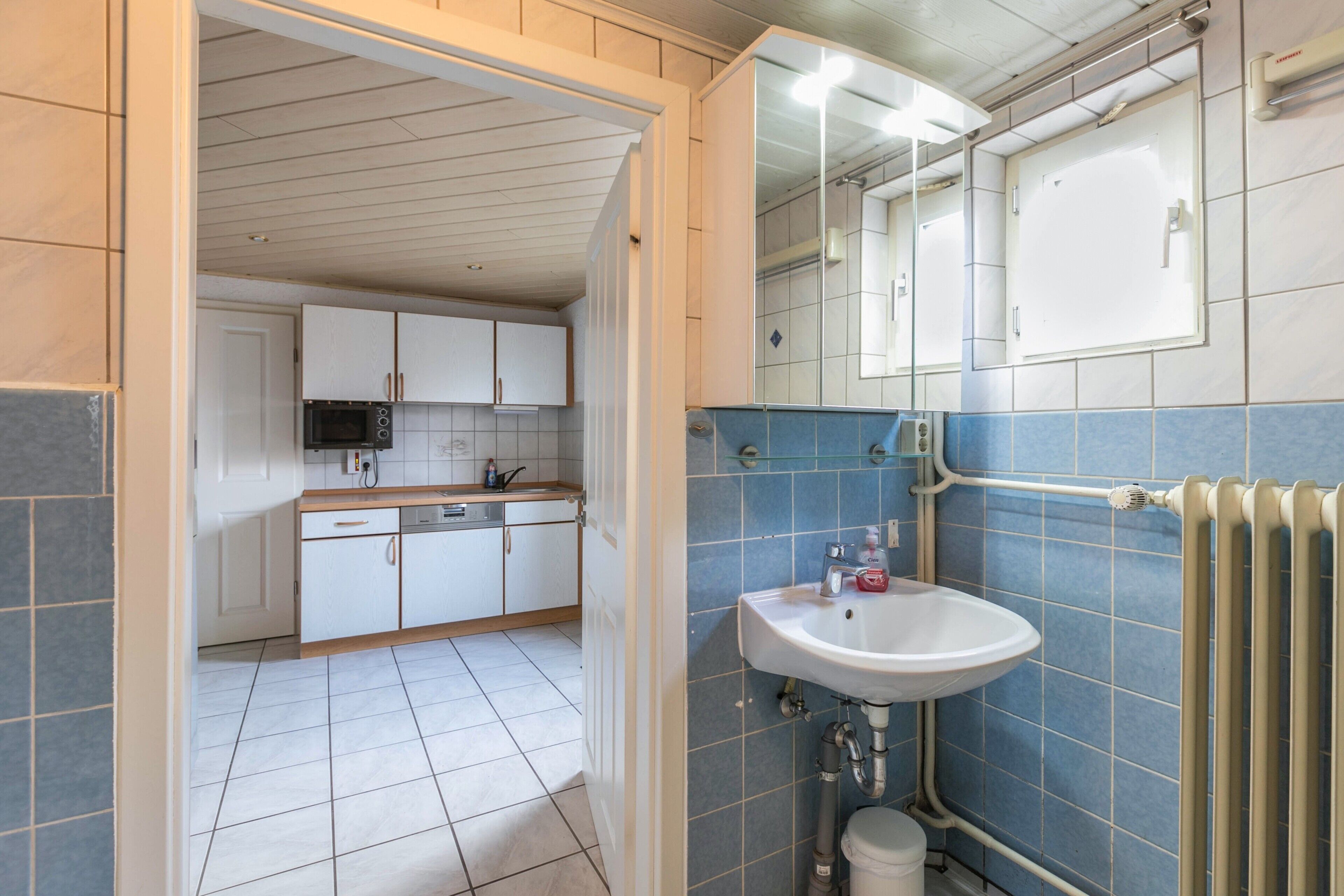 浴缸、吹风机、毛巾