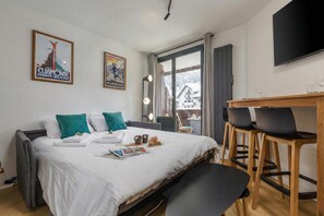 WiFi (無料)、ベッドシーツ