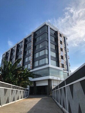 Front of property - Zenith Premiere Hotel Baubau (Bau-Bau)