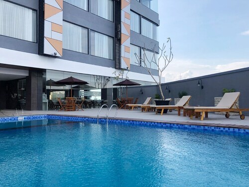 Zenith Premiere Hotel Baubau