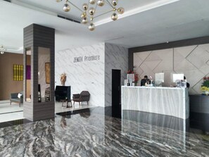 Lobby - Zenith Premiere Hotel Baubau (Bau-Bau)