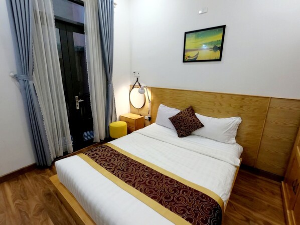 1 soverom, skrivebord og wi-fi