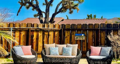 Large Pool, Stargazing, Spa, Near Joshua Tree National Park - Indigo Sky Oasis