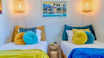 4 bedrooms, desk, travel cot, free WiFi