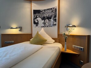 Single Room | Premium bedding, in-room safe, individually decorated