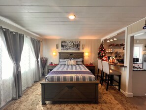 1 bedroom, iron/ironing board, free WiFi, bed sheets - Your Most Romantic and Peaceful Getaway  (El Sobrante)