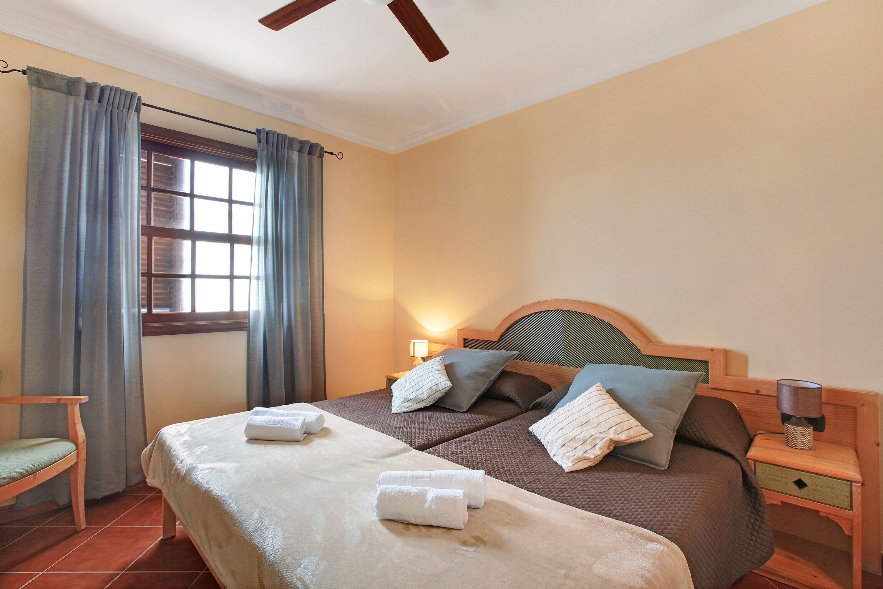 3 habitaciones, tabla de planchar con plancha y wifi gratis 