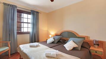 3 habitaciones, tabla de planchar con plancha y wifi gratis
