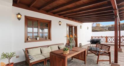 Vacation Home “Rincón de Daute” with Sea View, Mountain View, Pool, Wi-Fi & Terrace