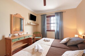 3 bedrooms, iron/ironing board, free WiFi, bed sheets