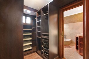 Bathtub, hair dryer, towels