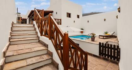 Holiday Home "Rincón de Daute" with Sea & Mountain Views, Pool, Wi-Fi & Terrace