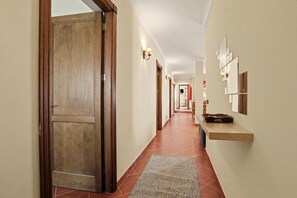 Interior - Holiday Home "Rincón de Daute" with Sea & Mountain Views, Pool, Wi-Fi & Terrace (Los Silos)