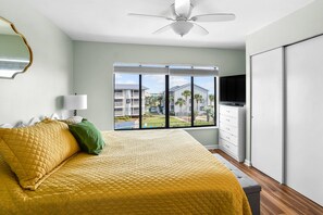 2 bedrooms, iron/ironing board, free WiFi, bed sheets - Oceanview 2-Bedroom Condo on Harbor Island: Deck, Pool, Beach Access & Park Pass! (Saint Helena Island)