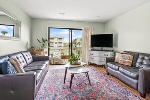 Smart TV - Oceanview 2-Bedroom Condo on Harbor Island: Deck, Pool, Beach Access & Park Pass! (Saint Helena Island)