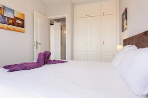 1 dormitorio, tabla de planchar con plancha, wifi gratis y ropa de cama