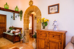 Interior - Holiday Home 'Can Pedro Monjo' with Private Pool, Private Terrace and Wi-Fi (Alcudia)