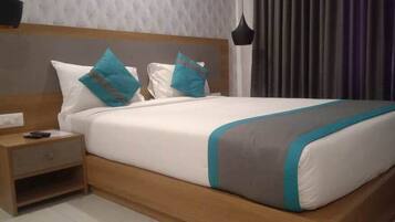 Deluxe Room | Laptop workspace, iron/ironing board (on request), WiFi (free)