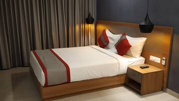 Deluxe Room | Laptop workspace, iron/ironing board (on request), WiFi (free)
