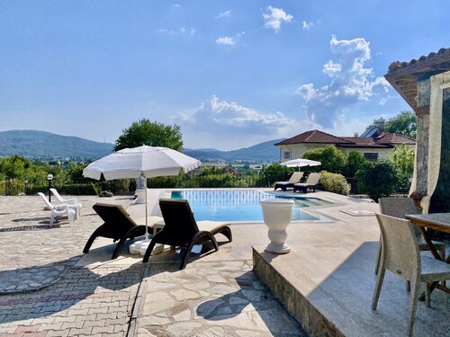 Stunning Villa Semira, Perfect Condition, Private Pool & 1000m2 Garden,WIFI