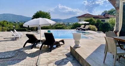 Stunning Villa Semira, Perfect Condition, Private Pool & 1000m2 Garden,WIFI