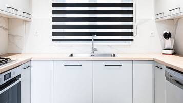 Biệt thự | Bếp riêng | Tủ lạnh, lò vi sóng, lò nướng, bếp nấu