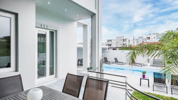 Vila | Cozinha privada | Geladeira grande, micro-ondas, fogão, cooktop