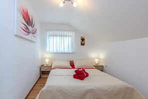 Family House, 5 Bedrooms, Balcony (Pool House Klara With Sauna) | 5 bedrooms - Pool House Klara With Sauna (Velika Gorica)
