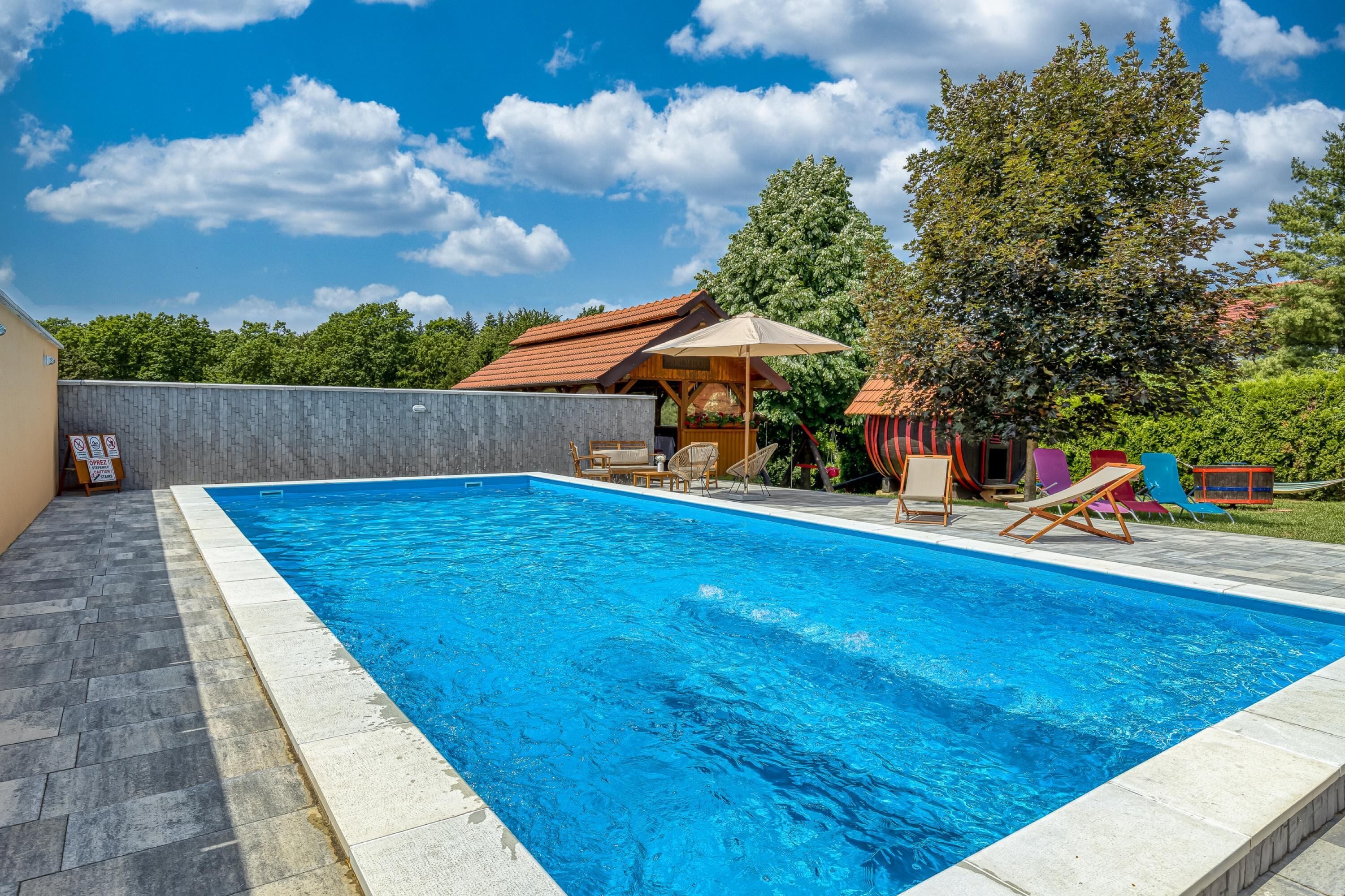 บ้านพักสำหรับครอบครัว, 5 ห้องนอน, ระเบียง (Pool & Sauna Countryside Retreat) | สระว่ายน้ำ | สระว่ายน้ำกลางแจ้งเปิดตามฤดูกาล