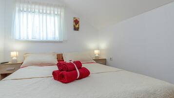 5 ห้องนอน, Wi-Fi ฟรี, ผ้าปูที่นอน