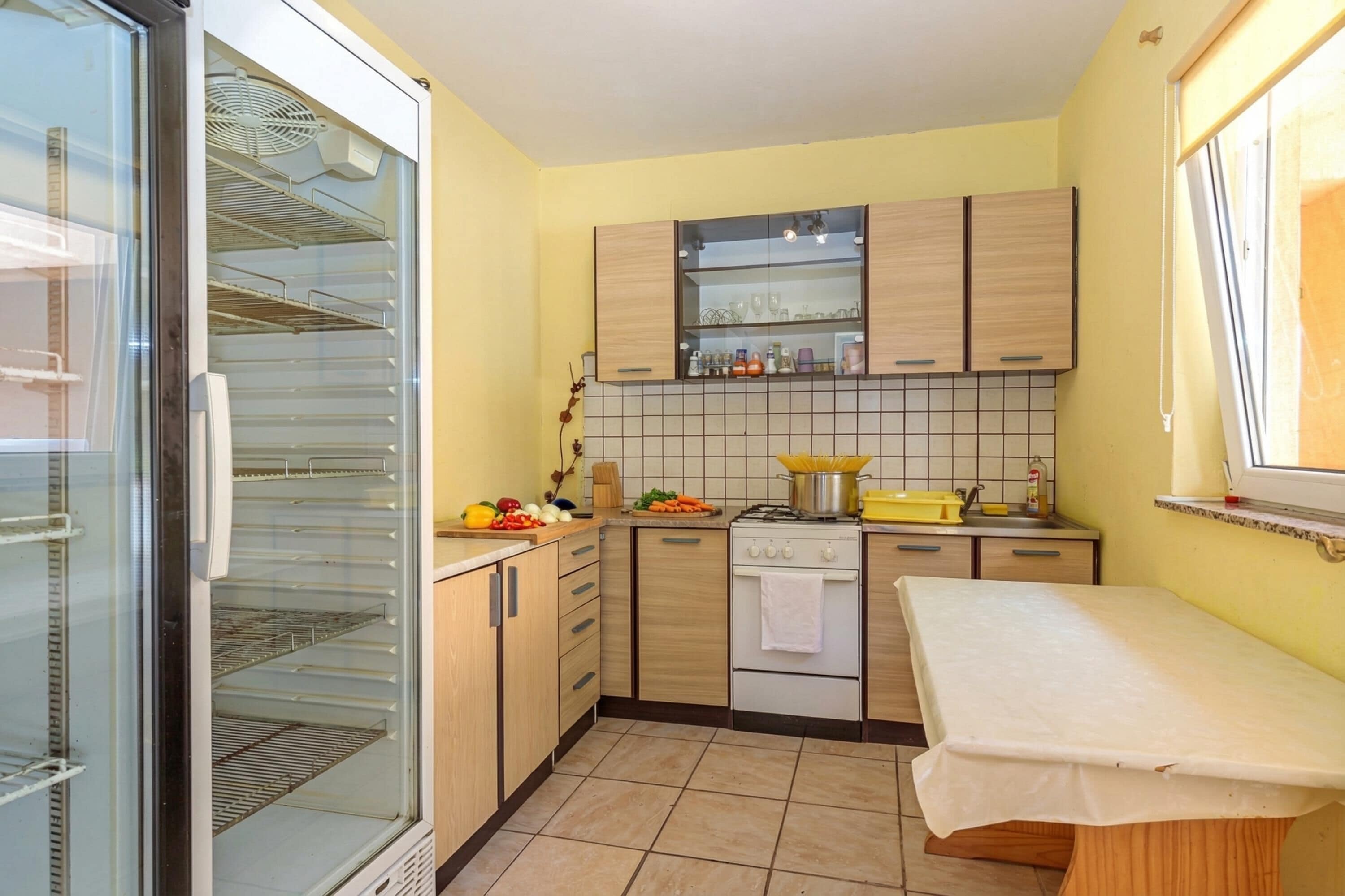 Family House, 5 Bedrooms, Balcony (Pool House Klara With Sauna) | Private kitchen | Dining tables