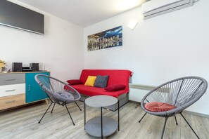 21-Zoll-Flachbildfernseher mit Satellitenempfang