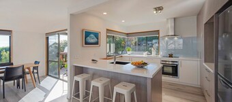 Clairmont Heights - Nelson Holiday Home