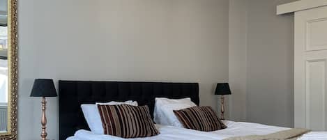 Literie hypoallergénique, chambres insonorisées, draps fournis