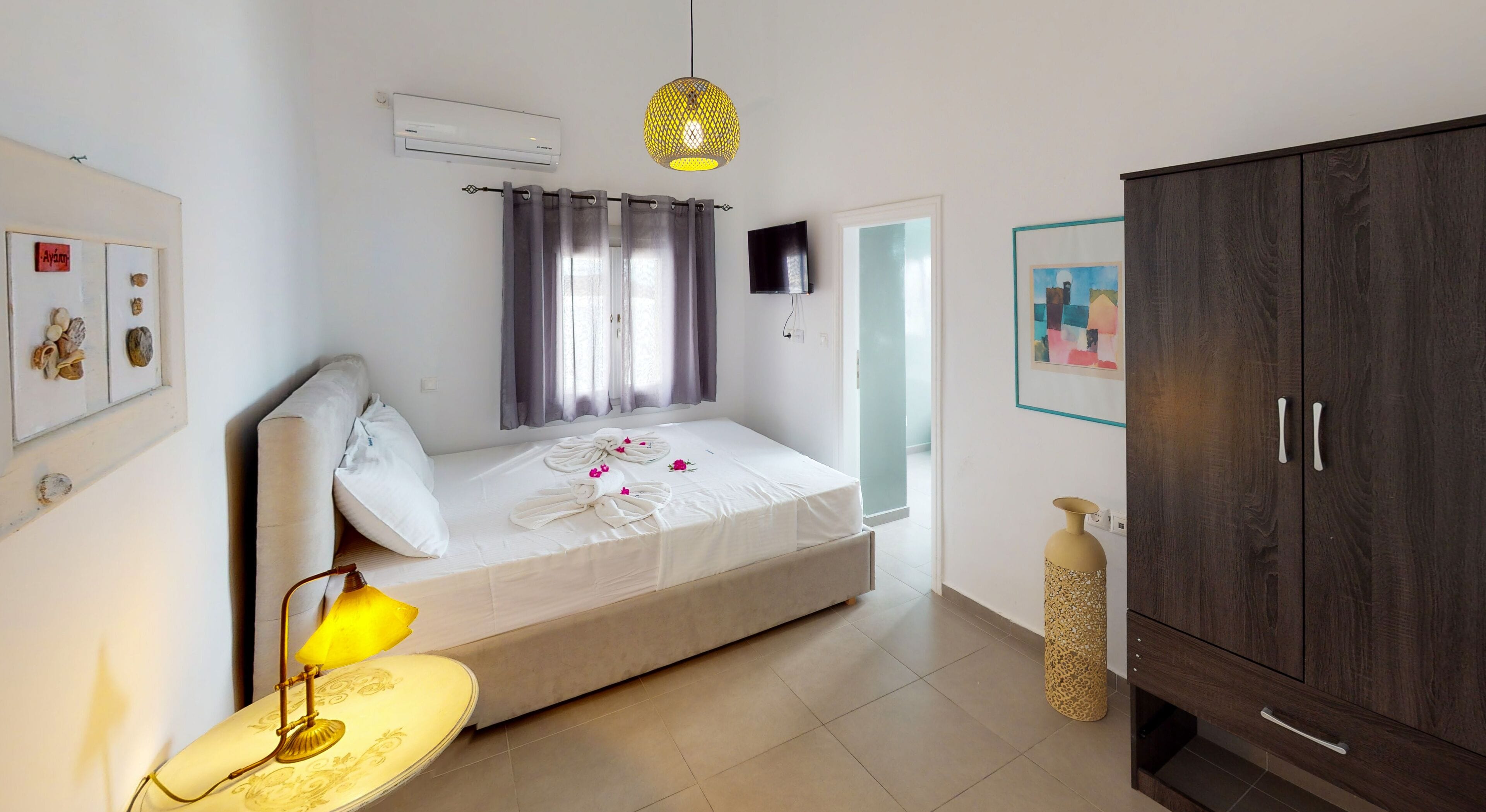 deluxe room, sea view | individually decorated, individually furnished, laptop workspace