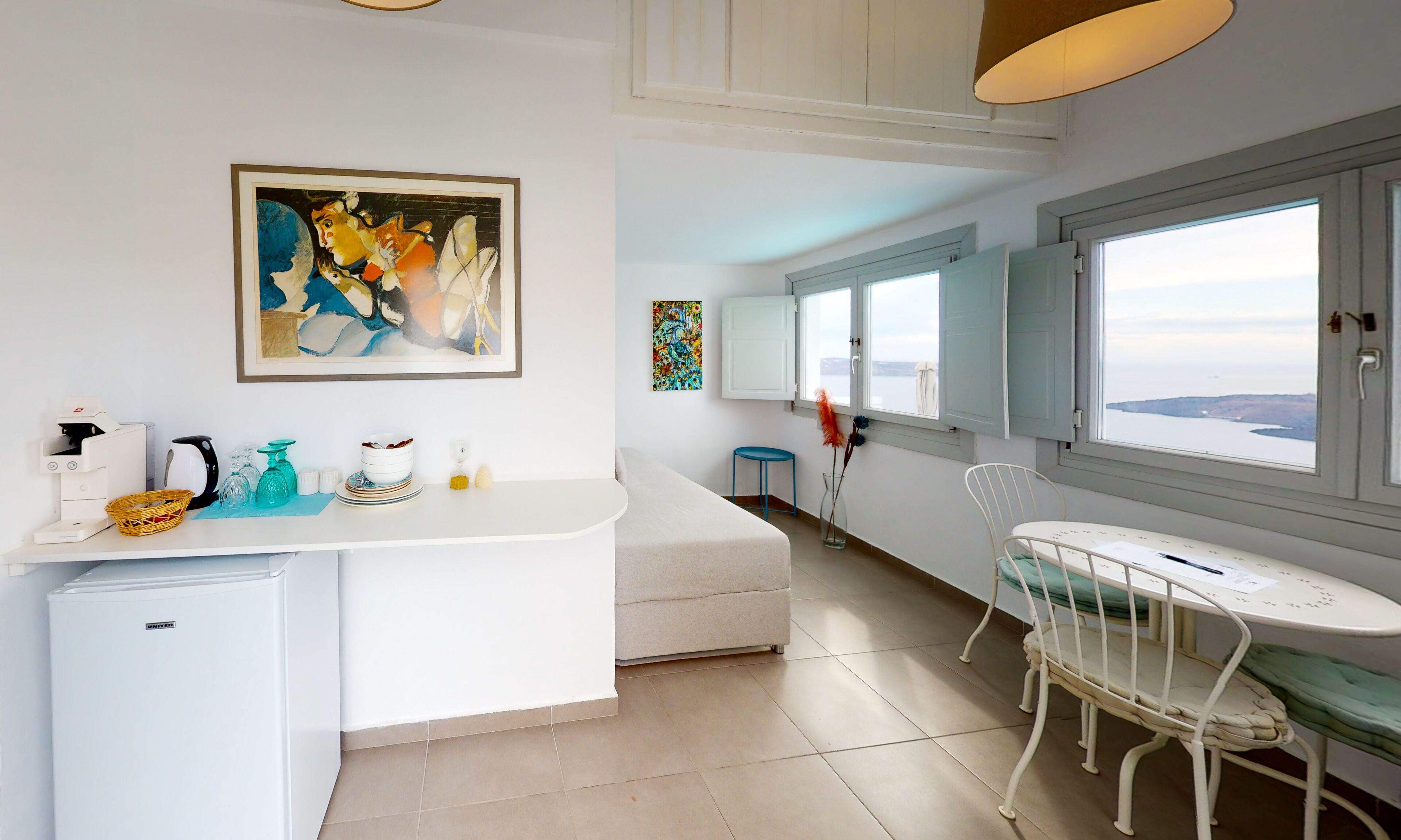 deluxe room, sea view | living area | smart tv