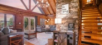 Stunning Log Cabin Getaway North of Nashville