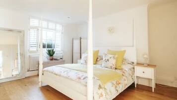 1 多间卧室、办公桌、旅行婴儿床、免费 WiFi