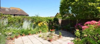 Two bedroom cottage in the heart of Rye with private parking.