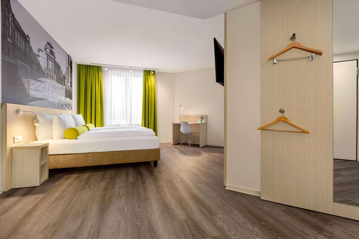 In-room safe, desk, laptop workspace, soundproofing