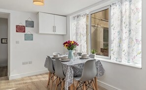 Apartment | Private kitchen | Fridge, microwave, oven, stovetop - Stunning Renovated & Spacious 2 BR - 100m to Beach (Haverfordwest)